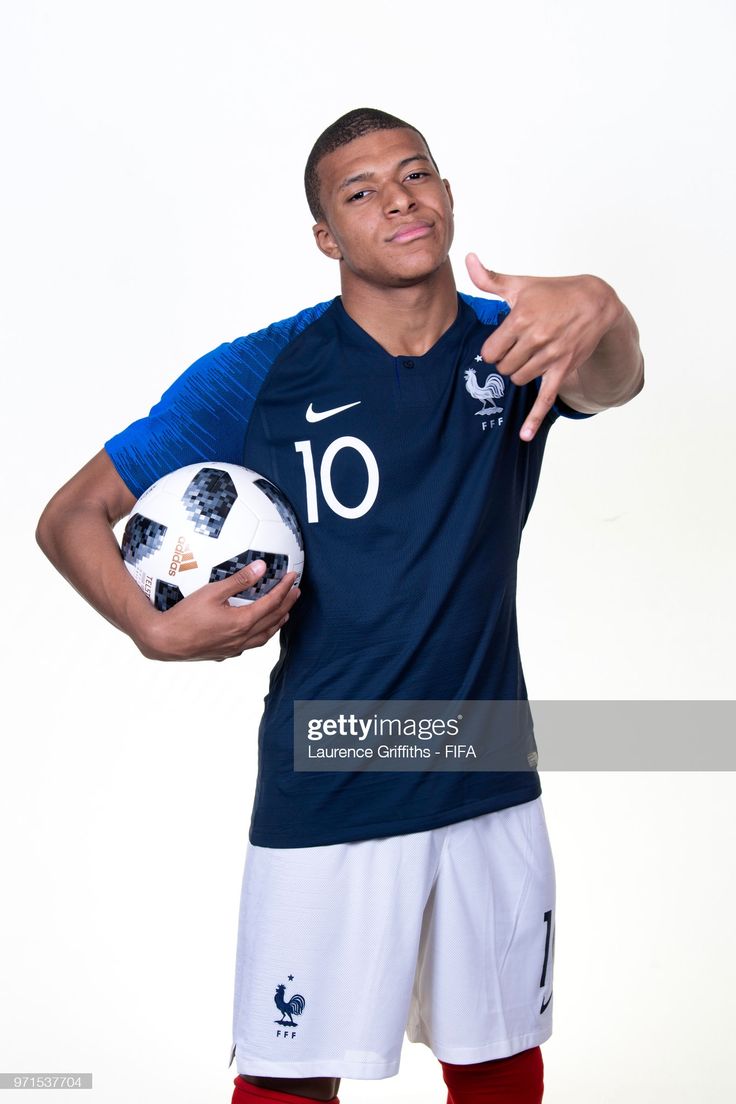 mbappe portrait 0098