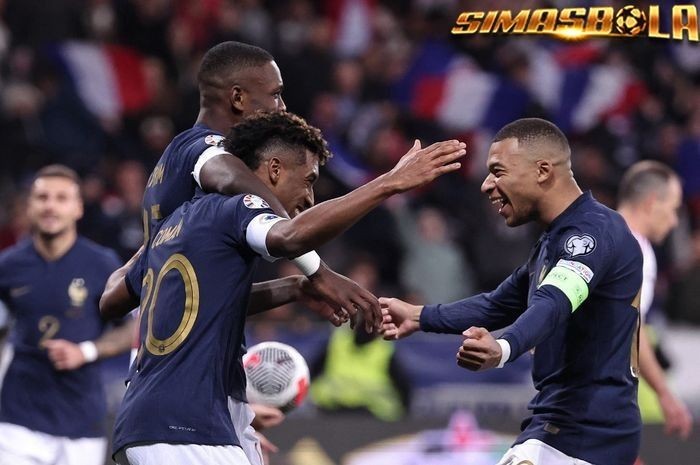 mbappe ronaldo posters 0077