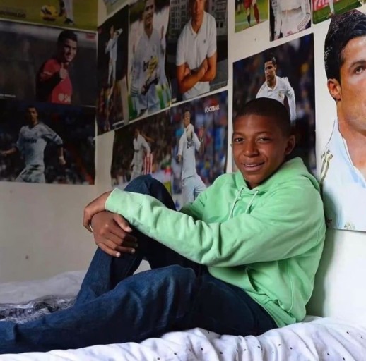 mbappe ronaldo posters 0089