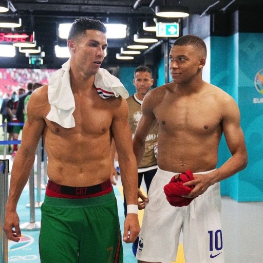 mbappe ronaldo posters 0095
