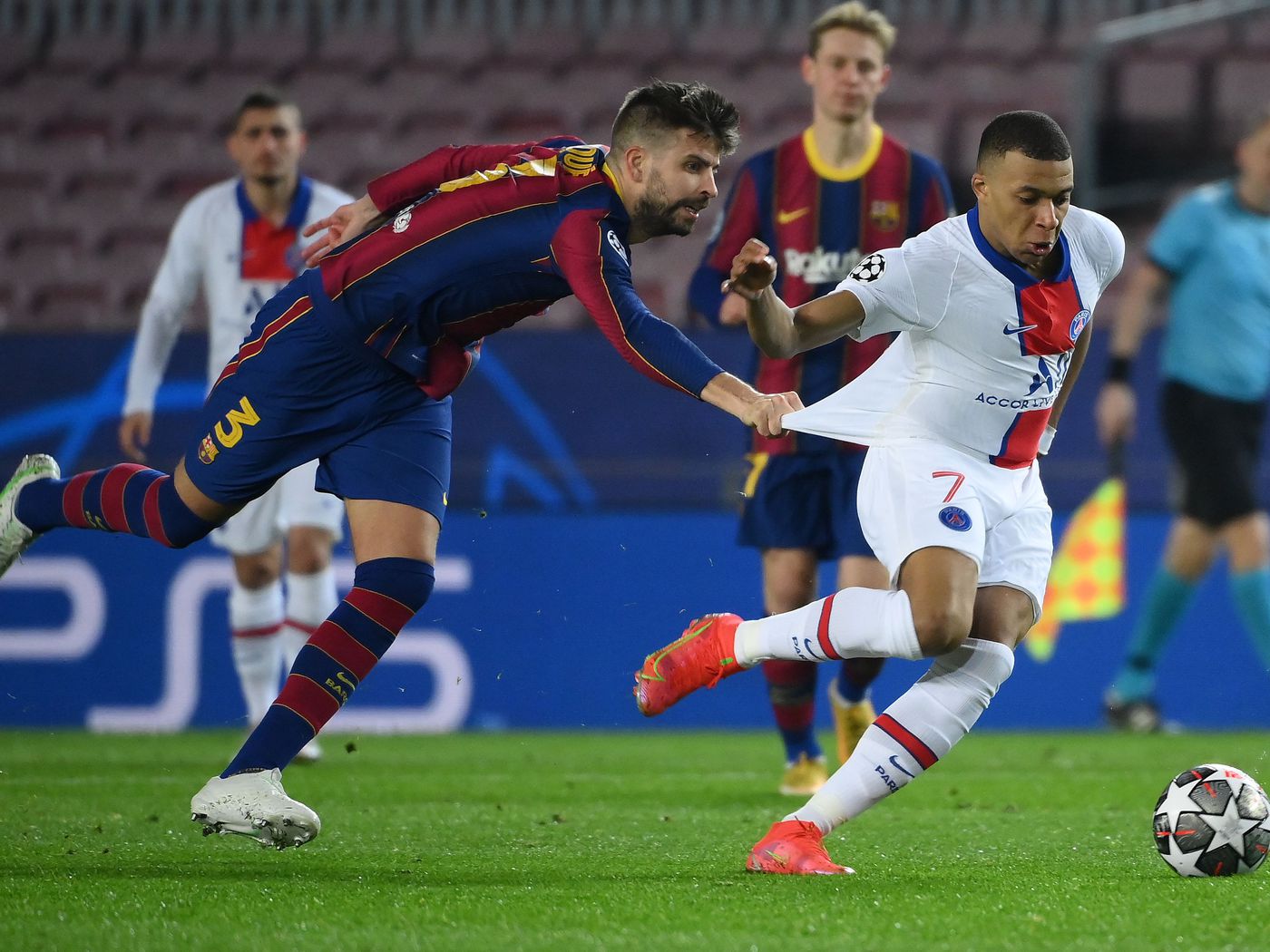 mbappe vs barcelona 0016