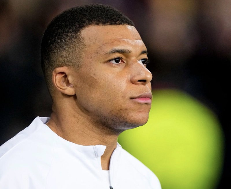 mbappe vs barcelona 0031