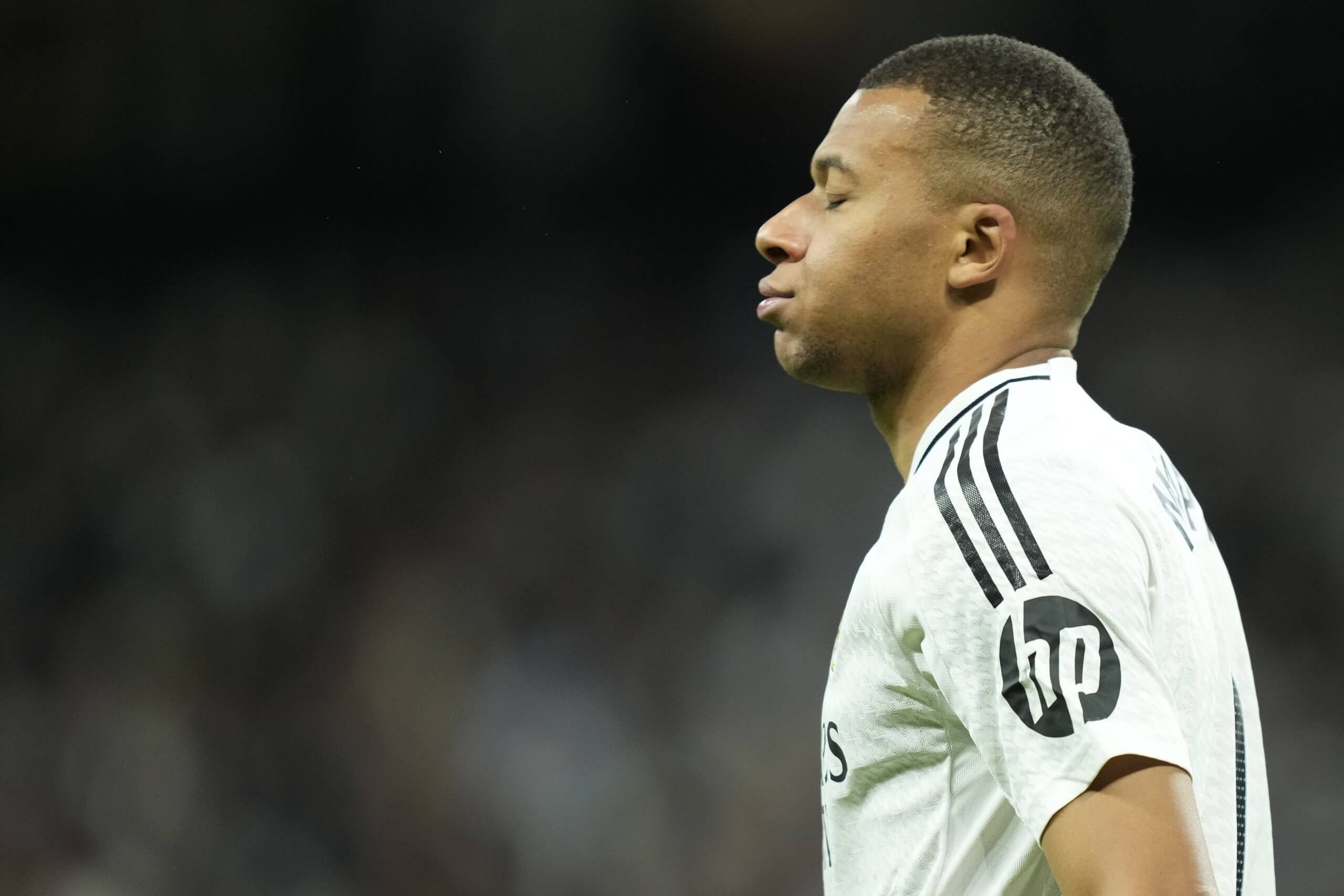 mbappe vs barcelona 0039
