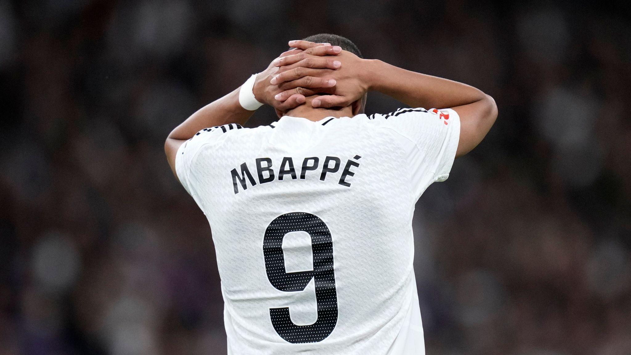 mbappe vs barcelona 0040
