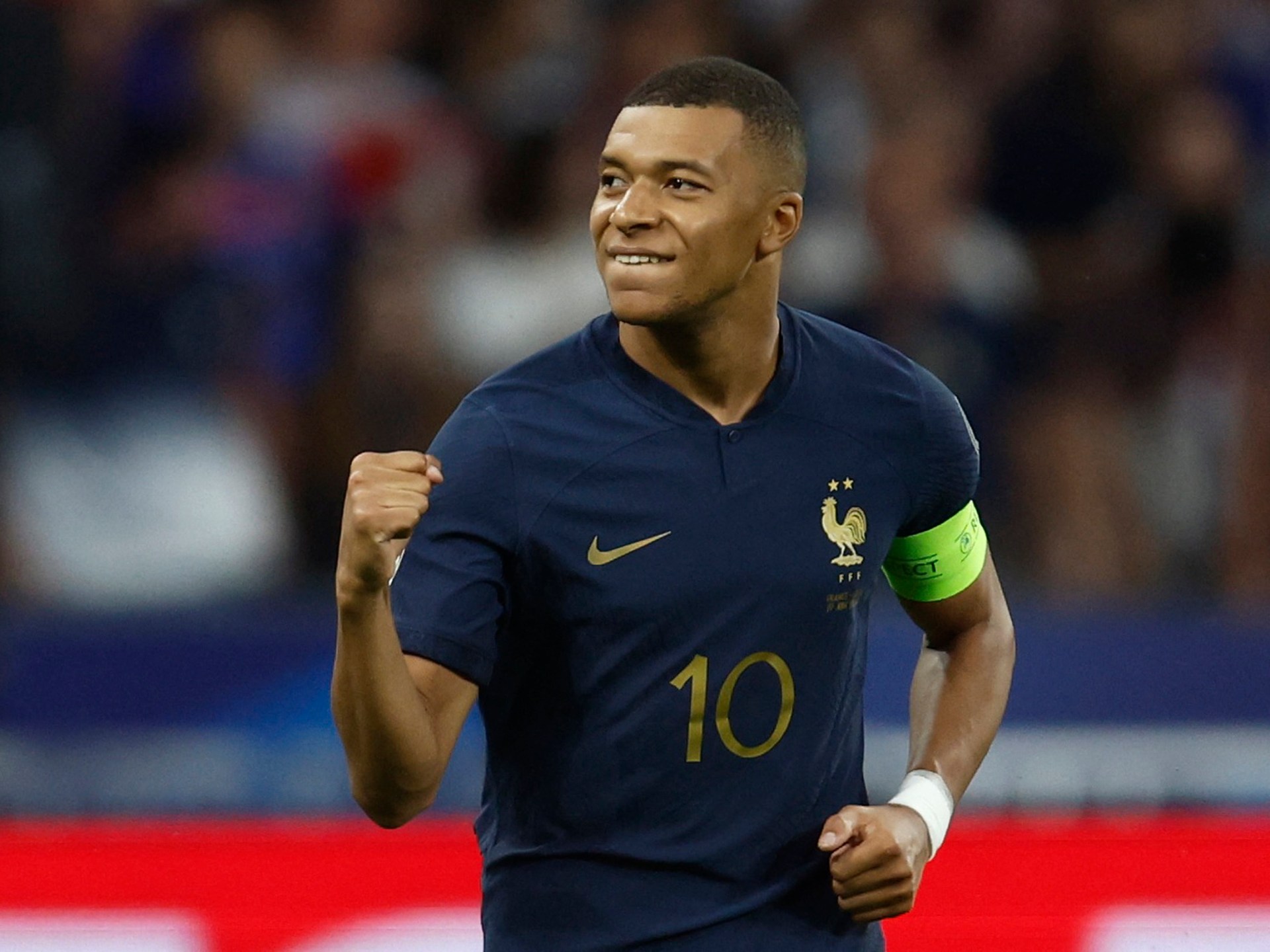 wallpaper:3evsxbtprvq= mbappe 0024