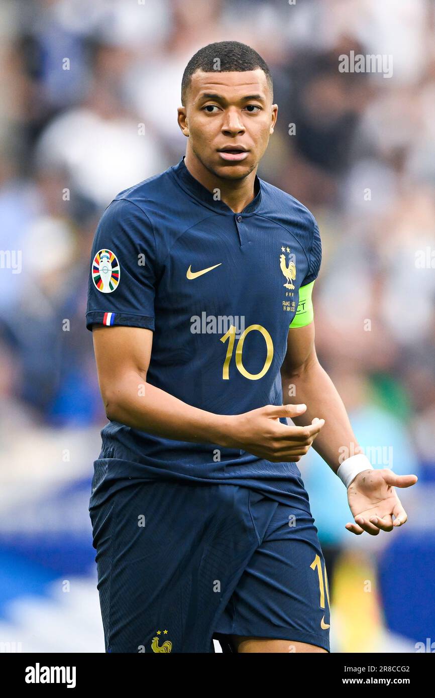 wallpaper:3evsxbtprvq= mbappe 0043