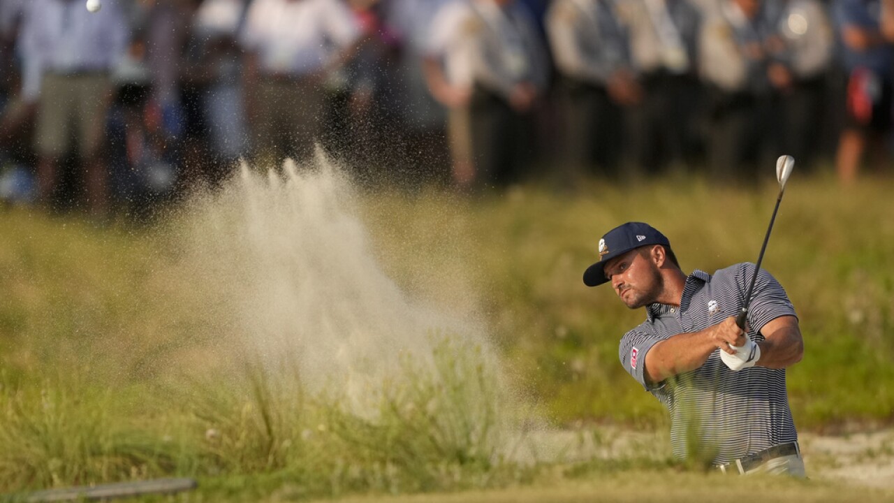 mcilroy bunker shot 0030