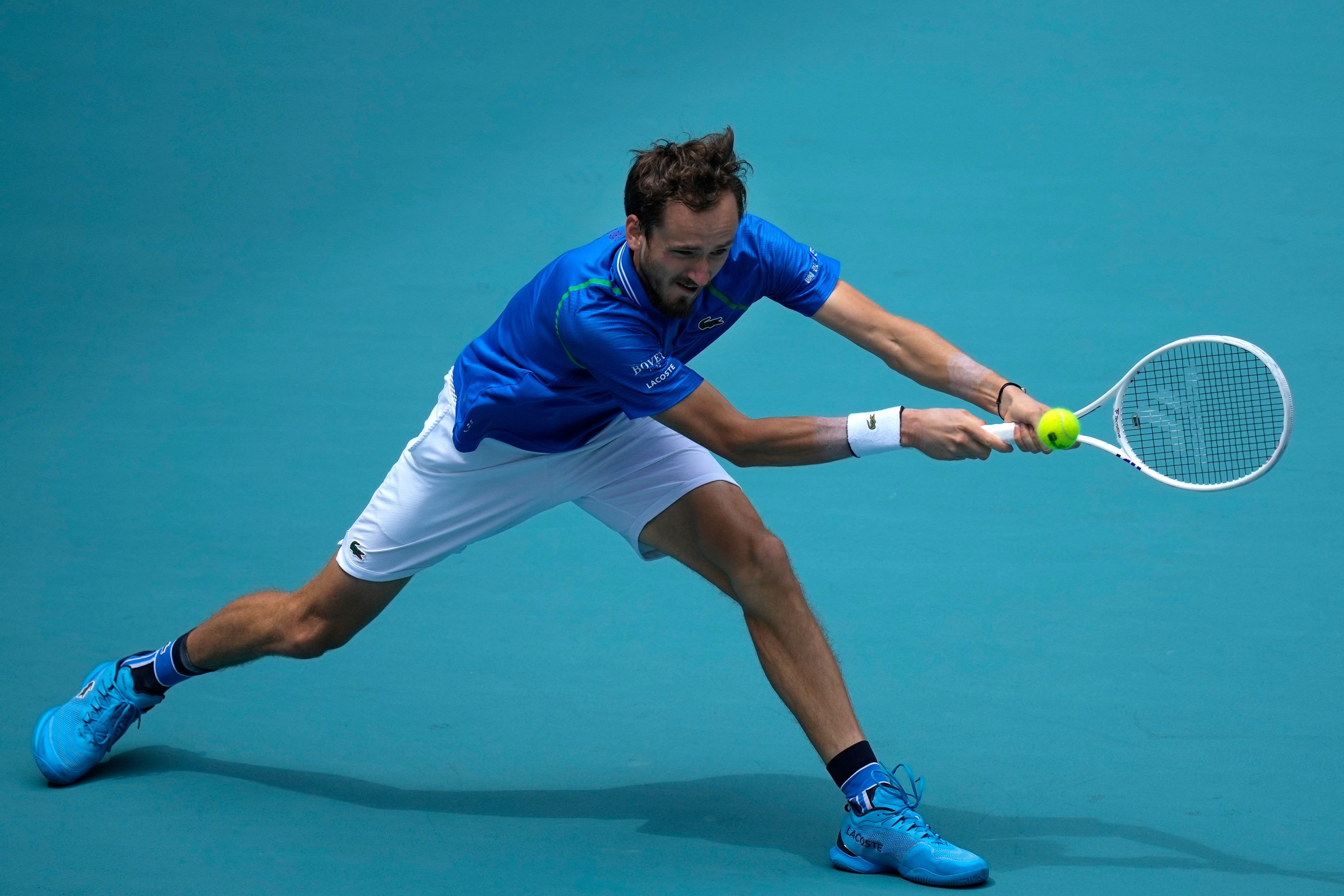 Medvedev backhand breakdown