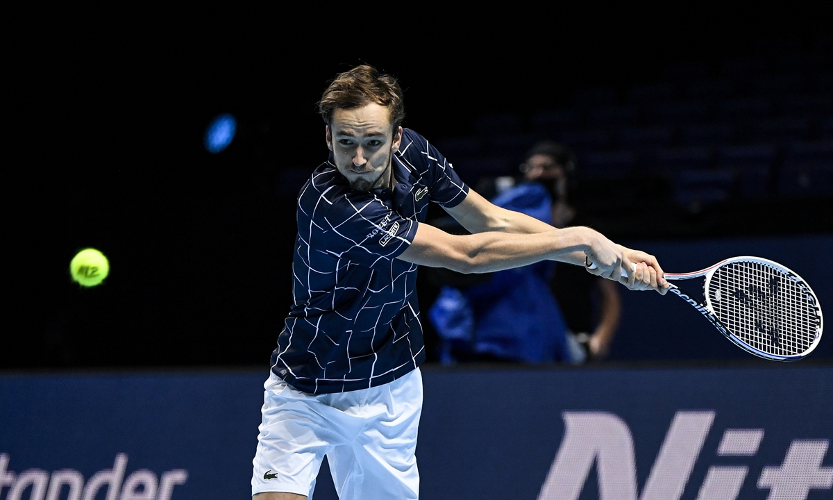 Medvedev backhand mechanics.