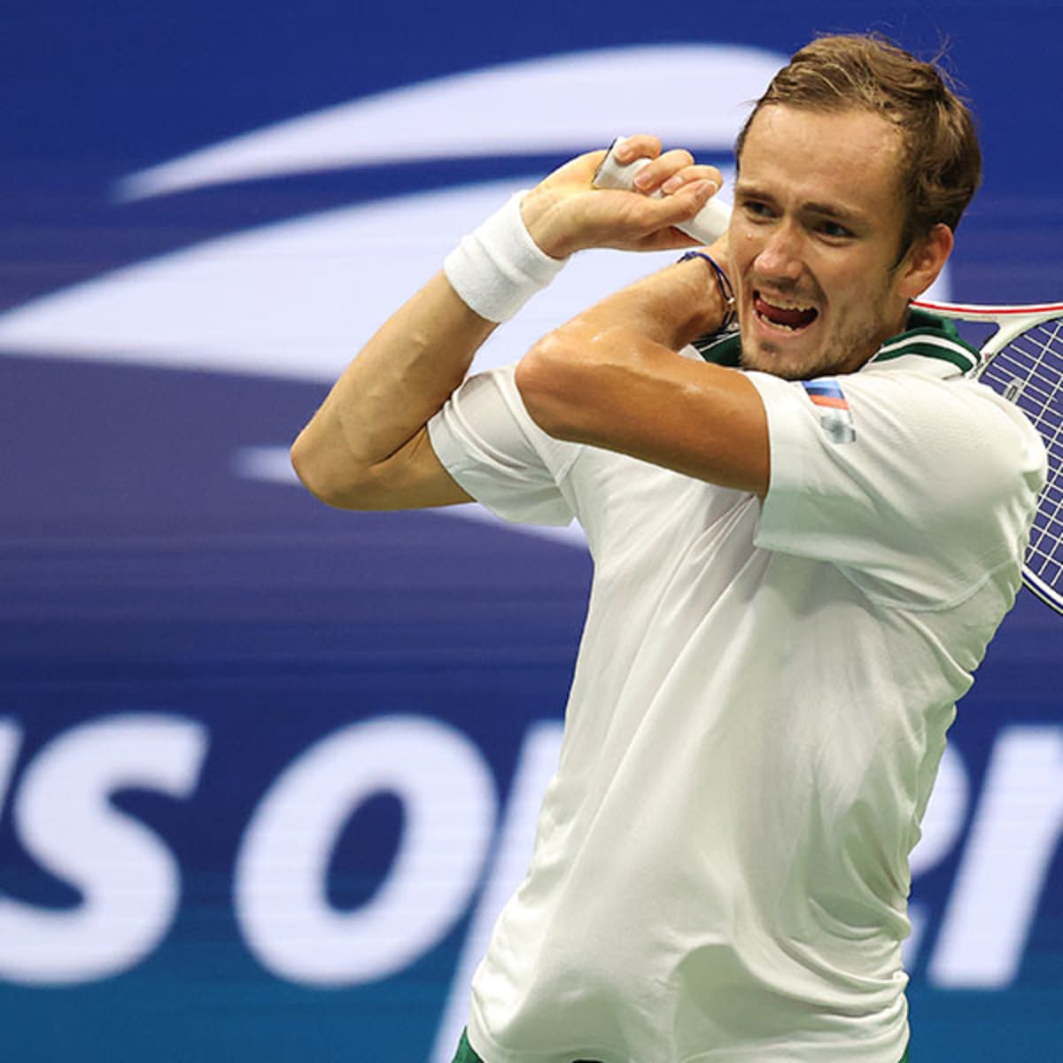medvedev backhand 0009