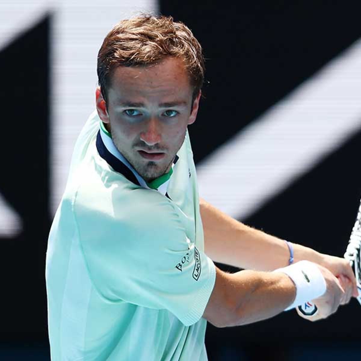 medvedev backhand 0013