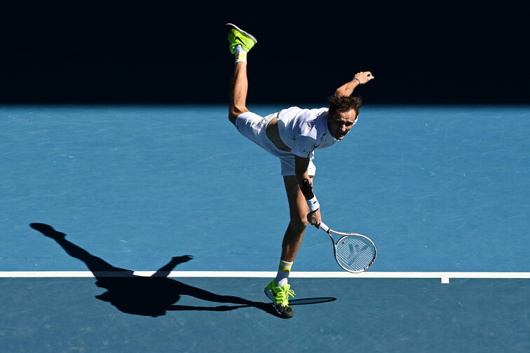 medvedev backhand 0020