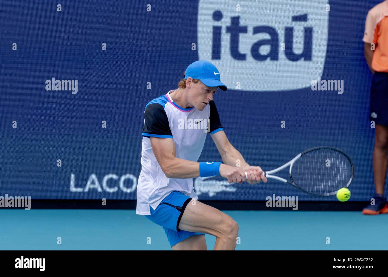 medvedev backhand 0021