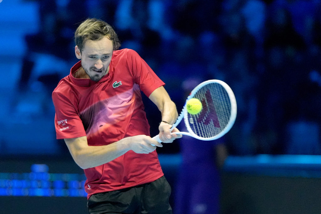 medvedev backhand 0032