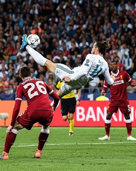Messi acrobatic goals