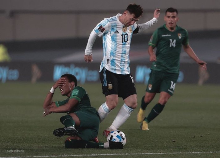 messi action shot 0045
