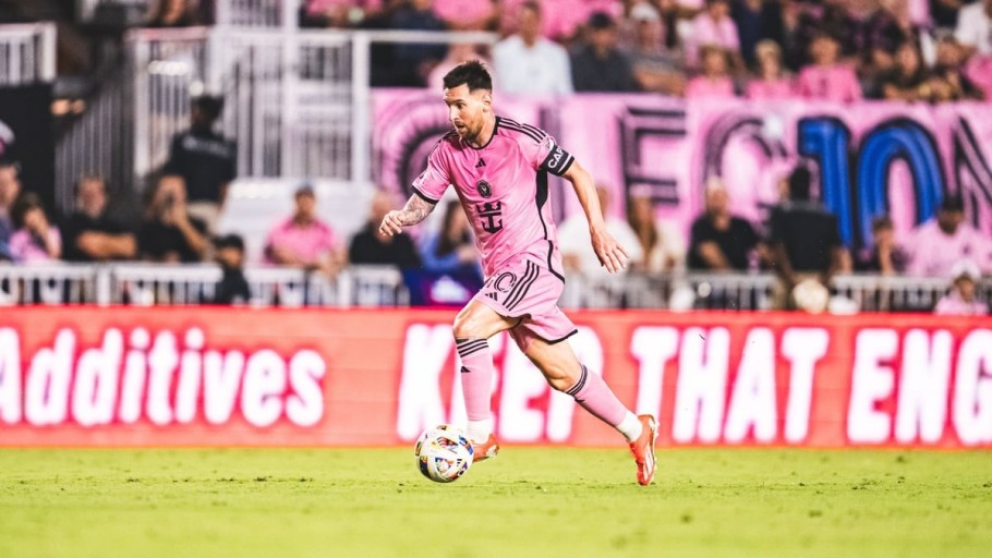 messi action shot 0076