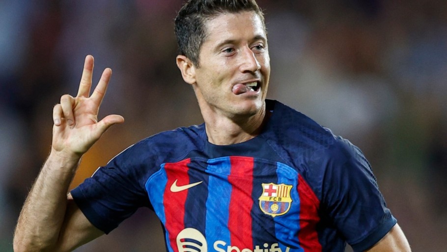 messi and lewandowski 0020
