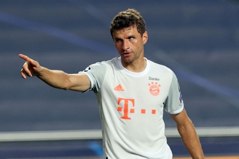 messi and lewandowski 0022