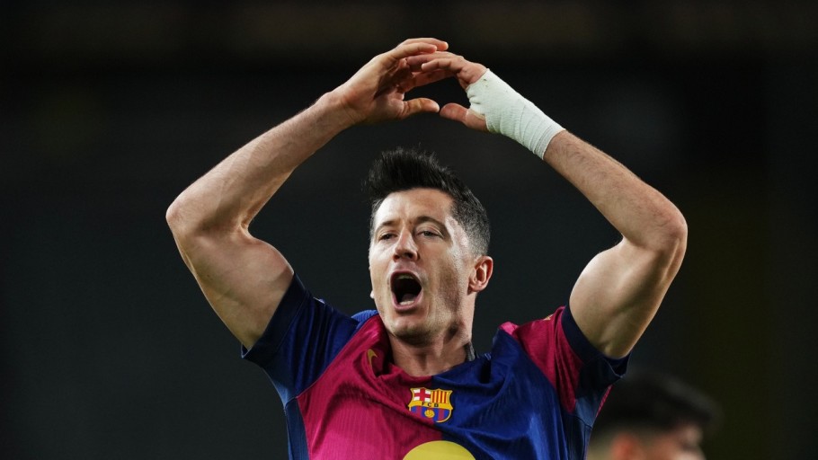 messi and lewandowski 0023