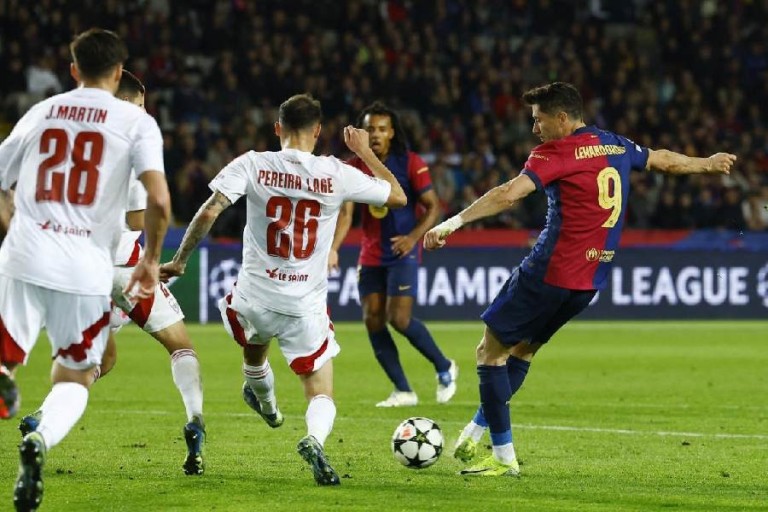 messi and lewandowski 0036