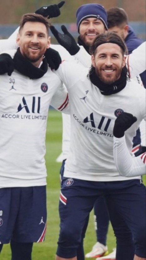 messi and lewandowski 0040