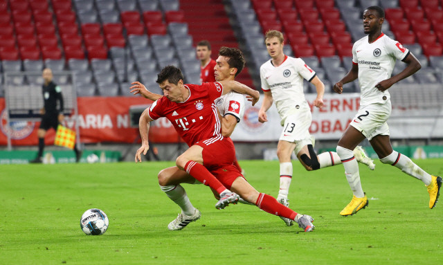 messi and lewandowski 0044