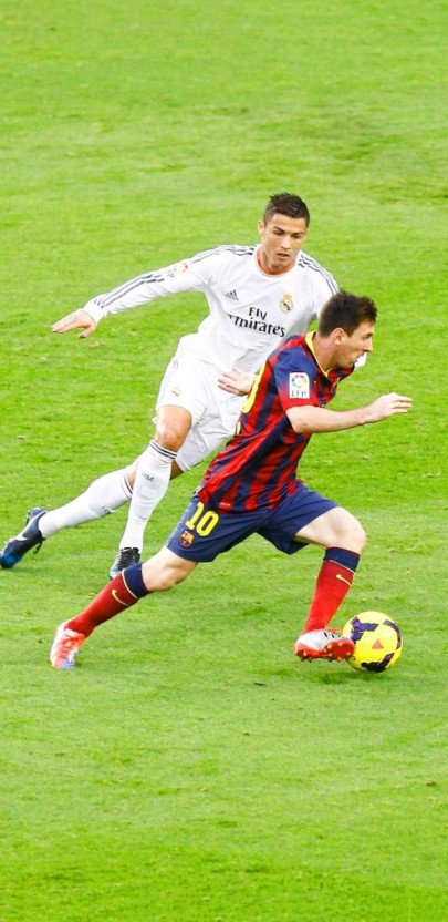 messi and lewandowski 0056