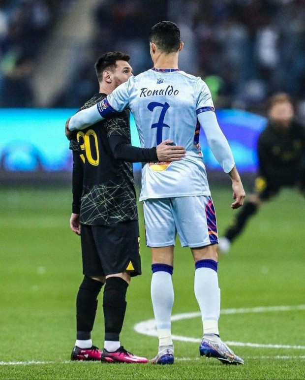 messi and lewandowski 0092