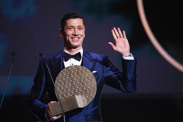 messi and lewandowski 0093