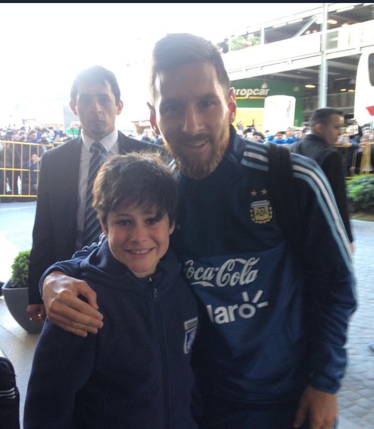 Messi autograph moment