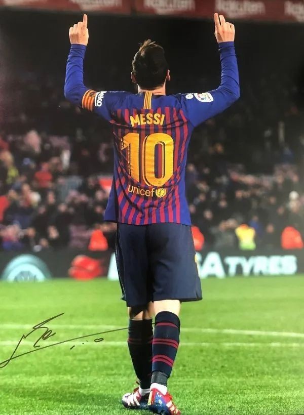 messi barcelona celebration 0032