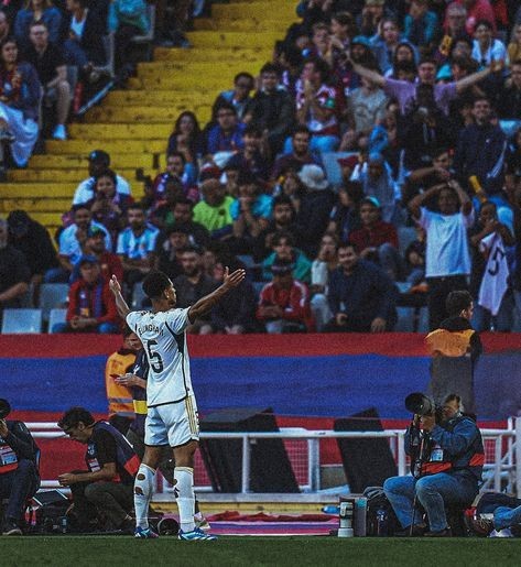 messi barcelona celebration 0045