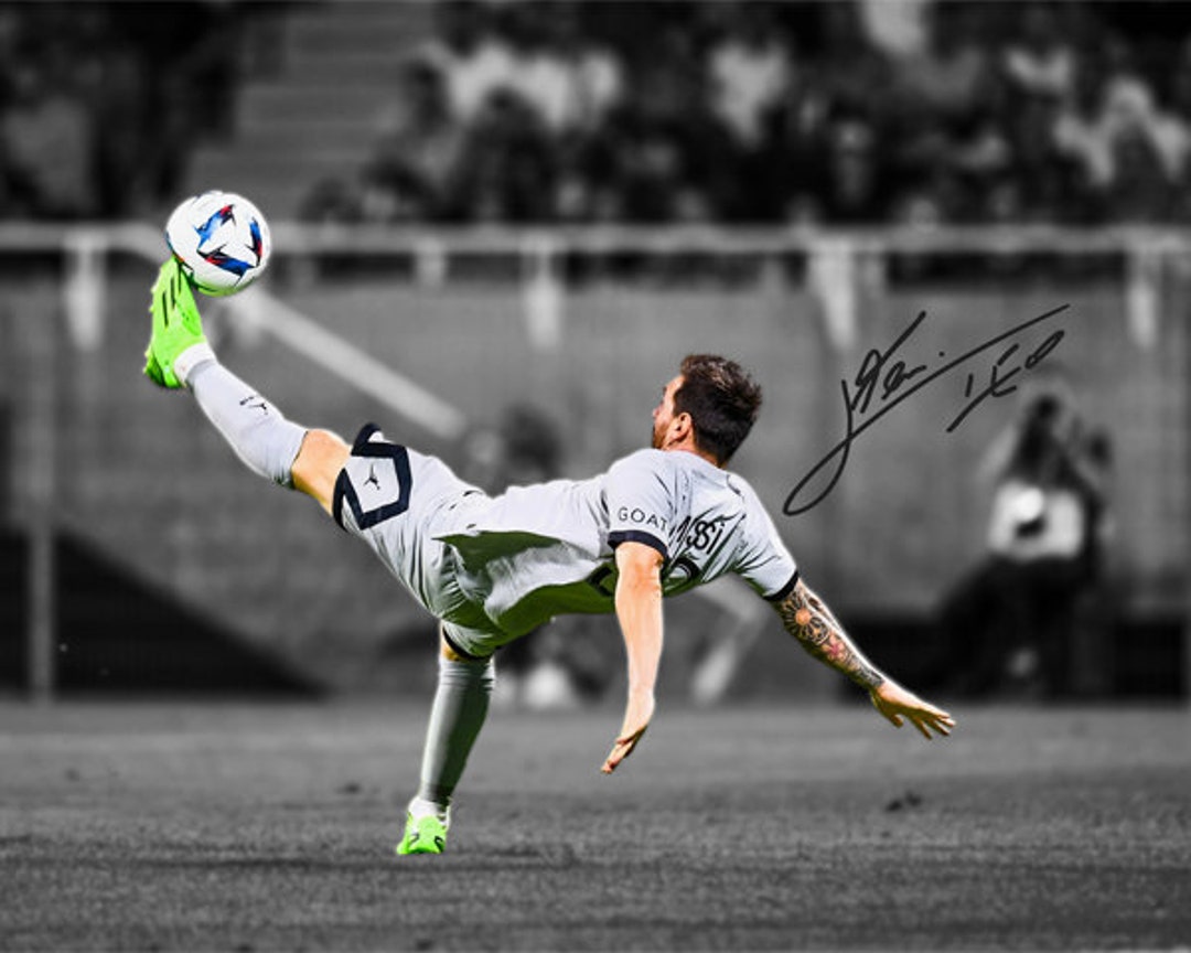 Messi bicycle kick image