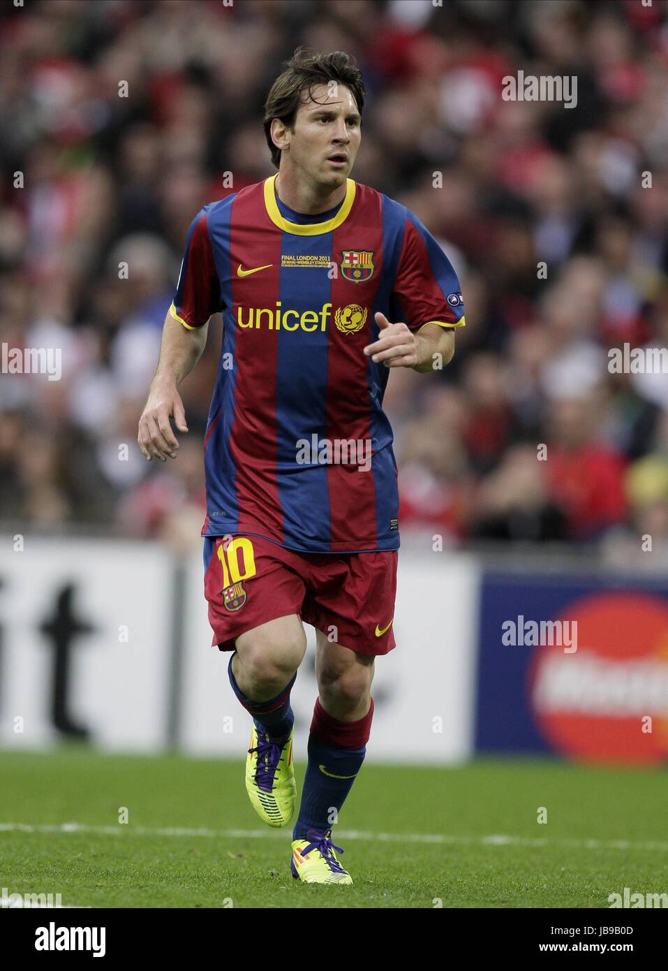 Messi dribbling skills 2011