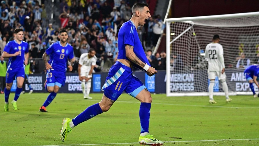 messi free kick argentina 0016
