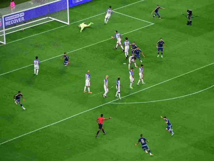 messi free kick argentina 0028