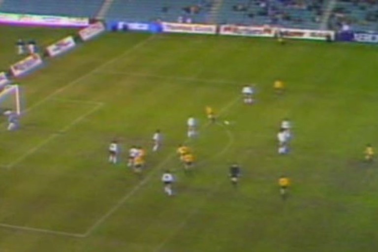 messi free kick argentina 0033