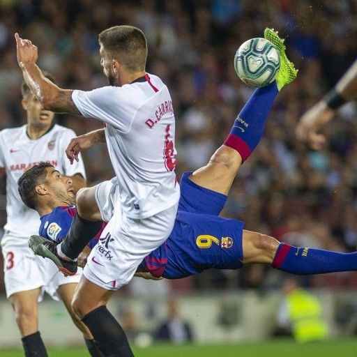 messi free kick argentina 0050