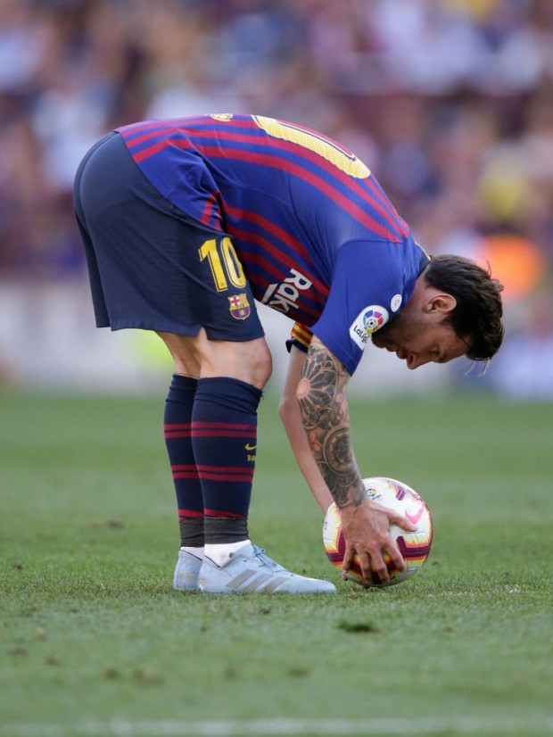 messi free kick argentina 0056