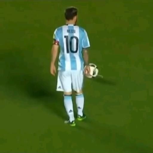 messi free kick argentina 0058