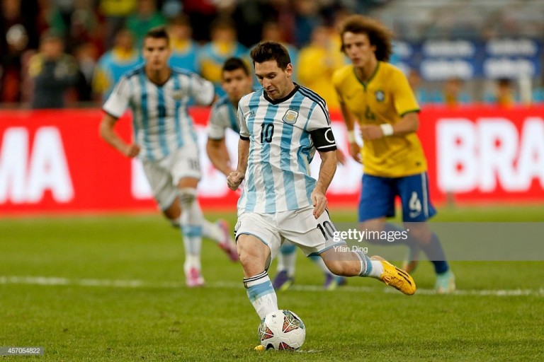 messi free kick argentina 0078