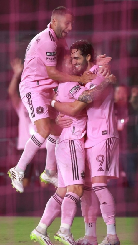 messi free kick argentina 0079