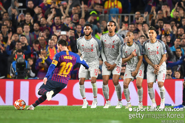 messi free kick argentina 0082