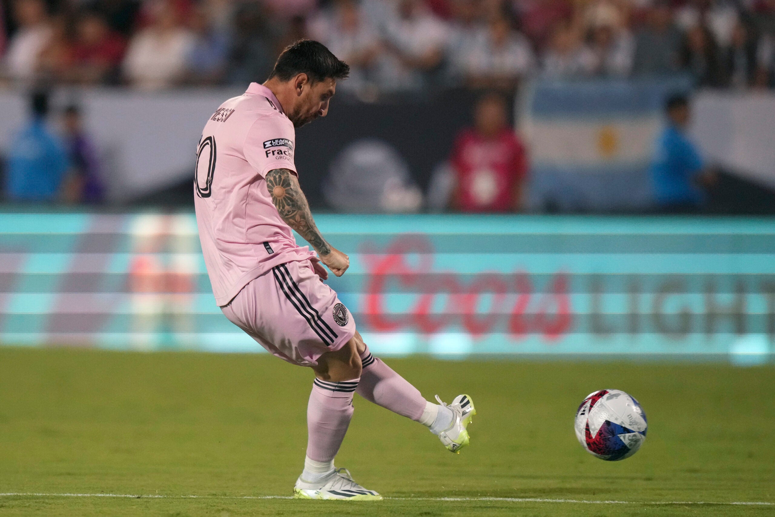 messi free-kick celebration