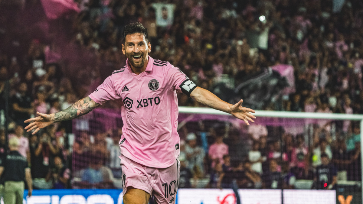 messi free kick wallpaper 0038