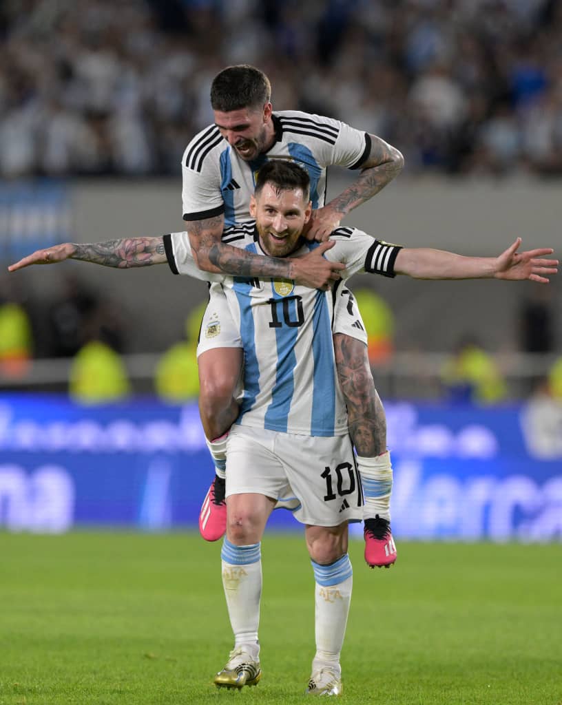 messi free kick wallpaper 0045