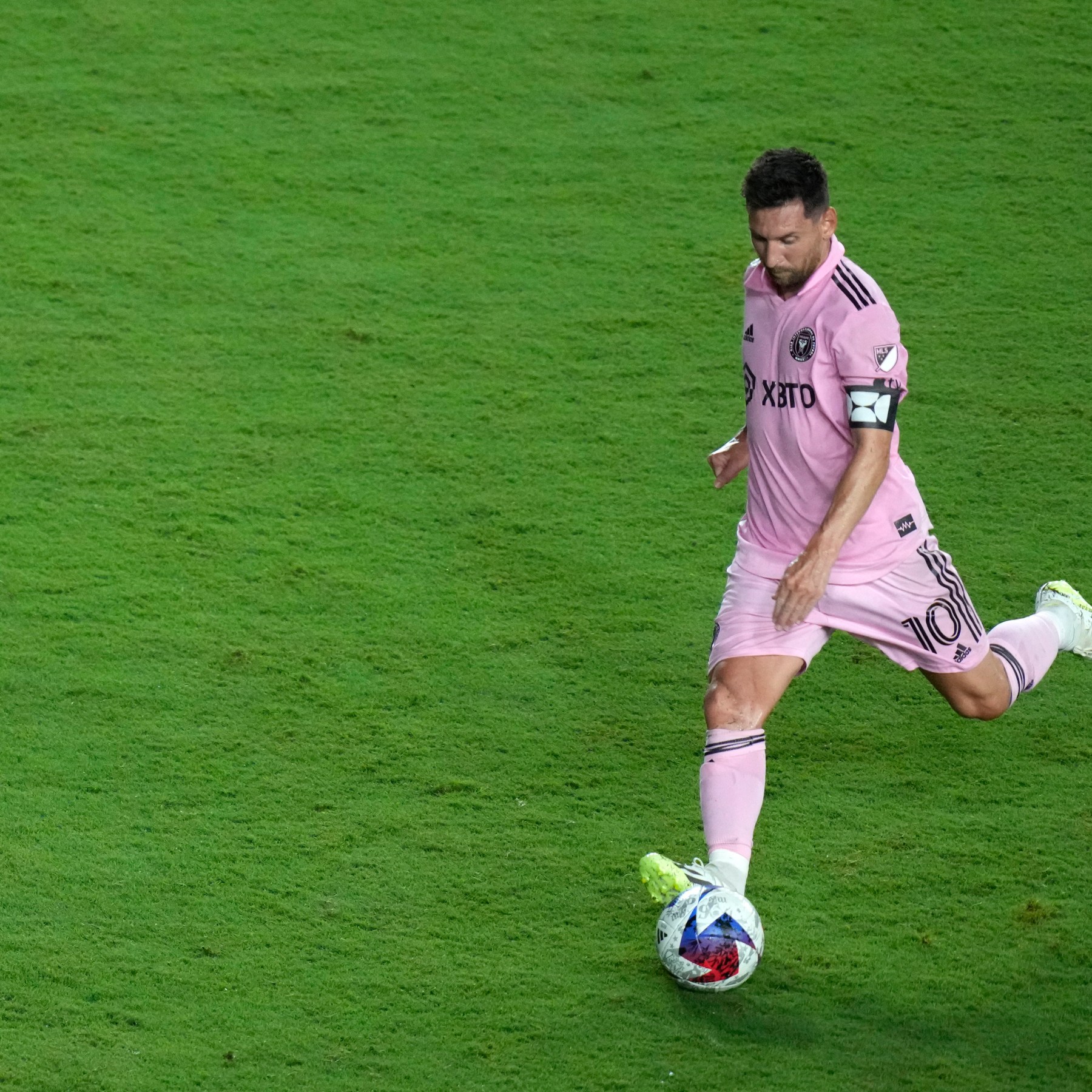 messi gif free-kick 0009