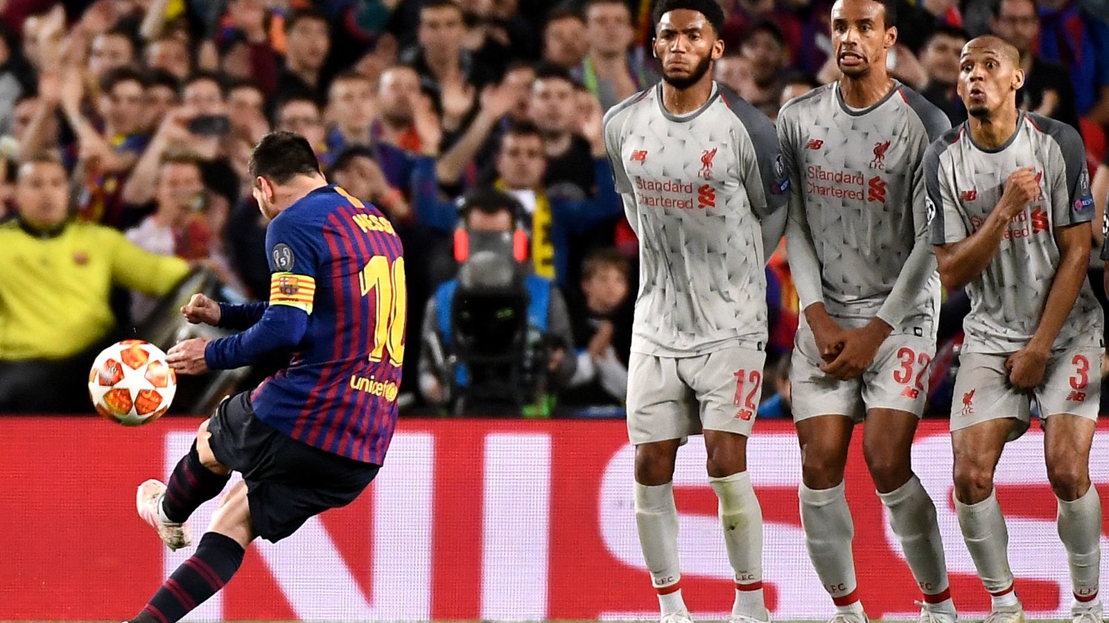 messi gif free-kick 0015