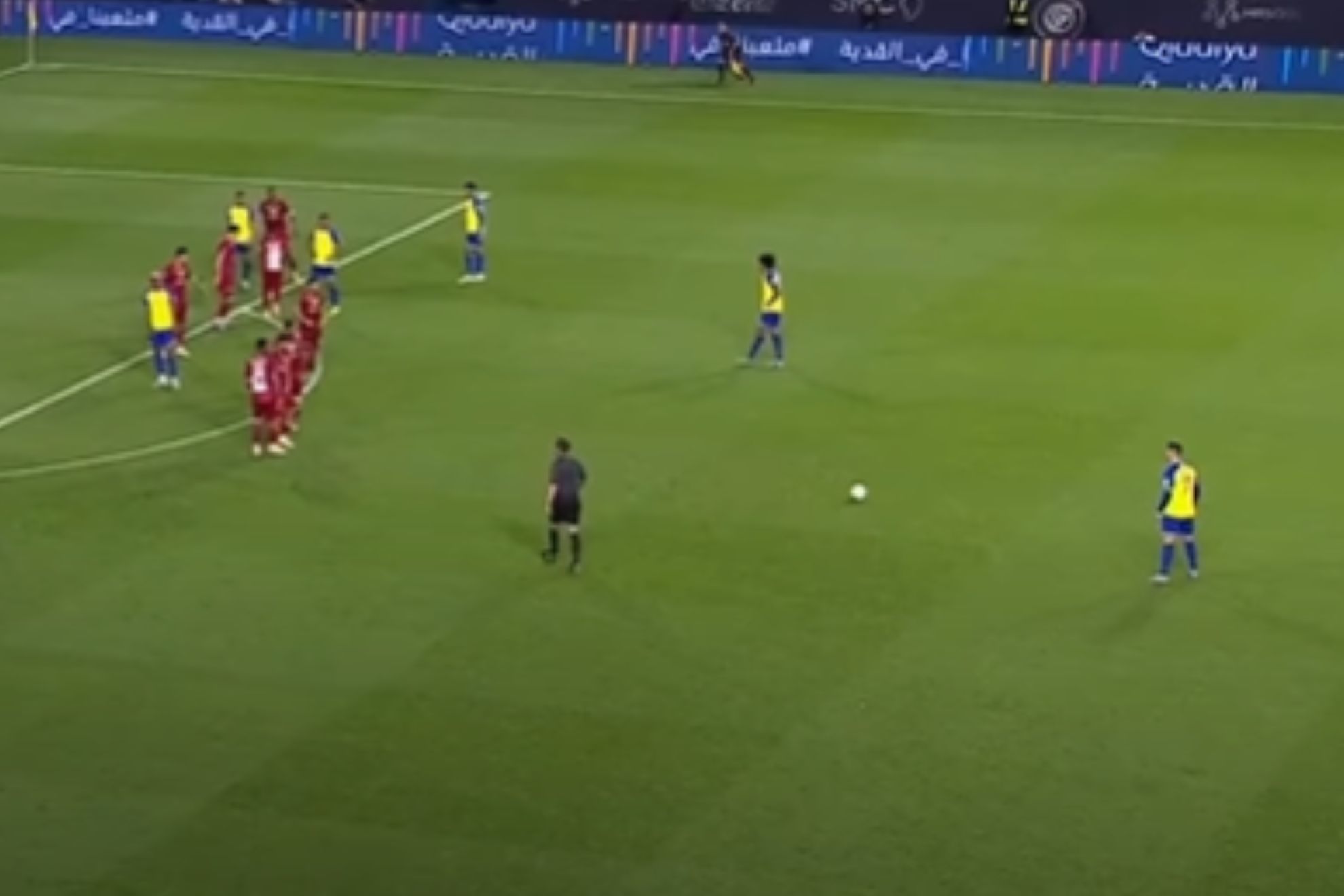 messi gif free-kick 0045